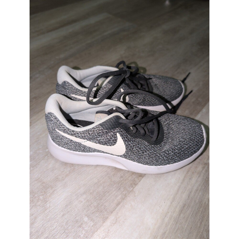Nike Women's Athletic Shoes Gray White